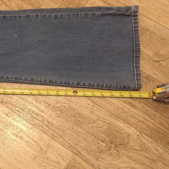 Levis 512 Womens 16M Perfectly Slimming Stretch Light Wash Jeans measures 32x31 - Picture 7 of 10